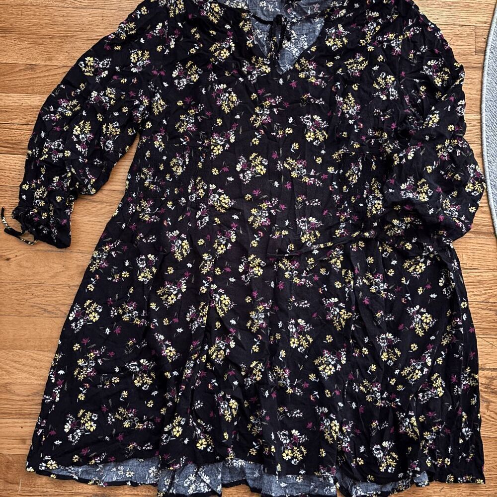 Torrid Women's Black Tie Neck Floral Print Challis Smocked Waist Dress Size 4